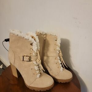 Women's Tan Ankle Boots with Faux Fur Lining